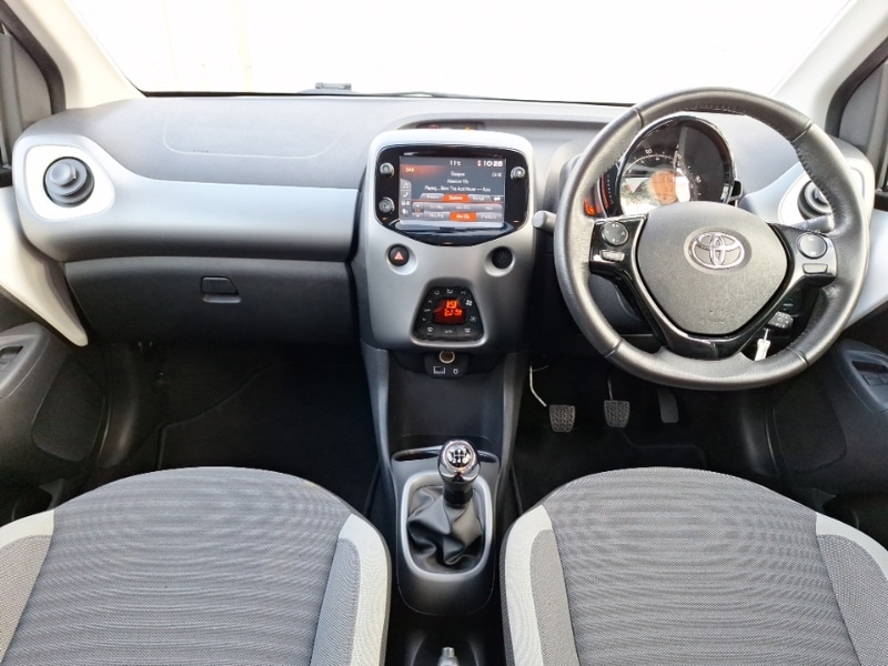 Used Toyota AYGO 2019 for sale - 76233550: Photo 2