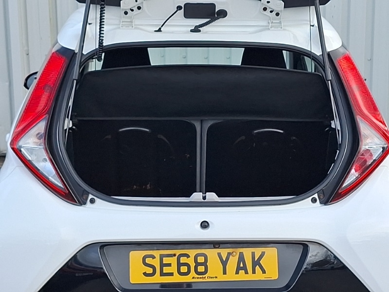 Used Toyota AYGO 2019 for sale - 76233550: Photo 8