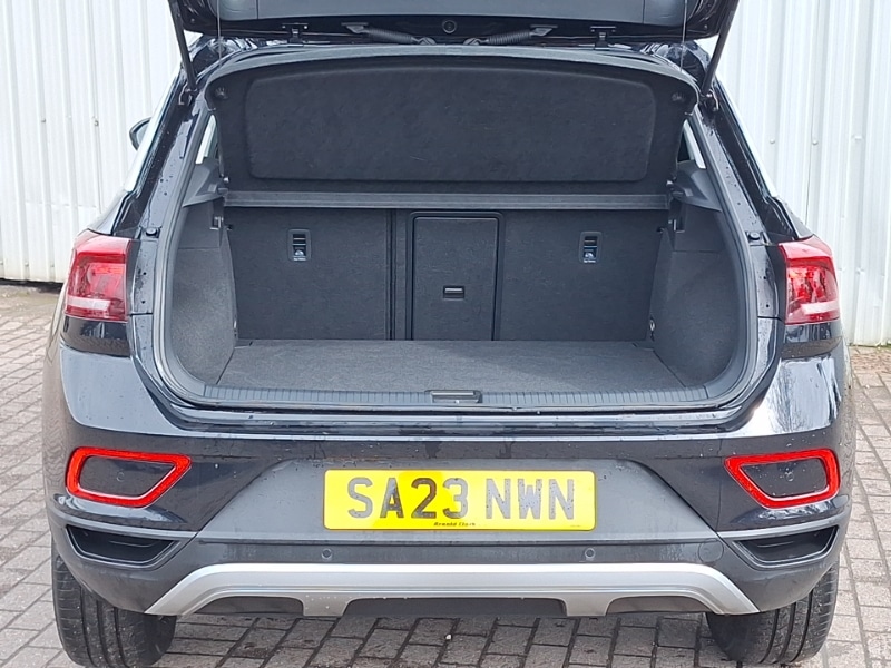 Used Volkswagen T-Roc 2023 for sale - 78146390: Photo 8
