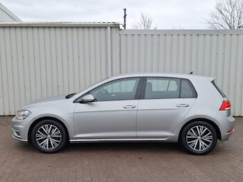 Used Volkswagen Golf 2018 for sale - 77544070: Photo