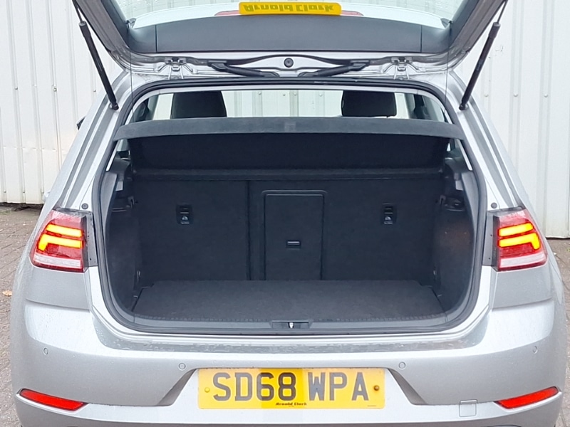 Used Volkswagen Golf 2018 for sale - 77544070: Photo 8