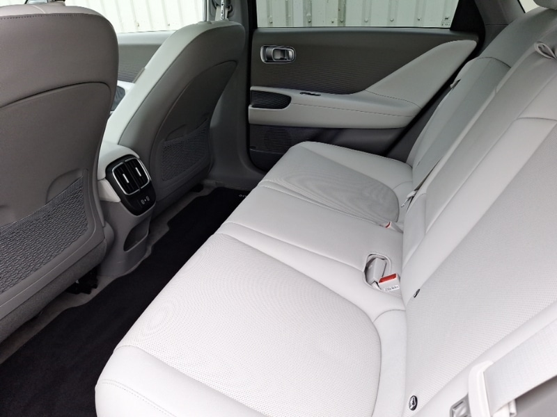 Used Hyundai IONIQ 6 2023 for sale - 77610892: Photo 6