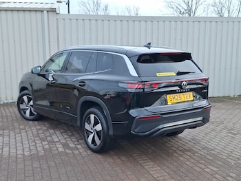 Used Volkswagen Touran 2025 for sale - 76983111: Photo