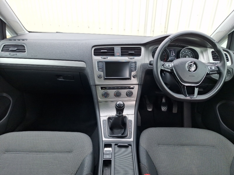 Used Volkswagen Golf 2017 for sale - 78202815: Photo 2