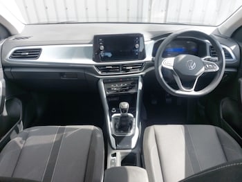 Used Volkswagen T-Roc 2024 for sale - 79368425: Photo