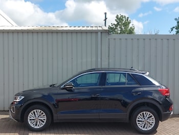 Used Volkswagen T-Roc 2024 for sale - 79368425: Photo