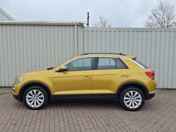 Used Volkswagen T-Roc 2018 for sale - 77004648: Photo