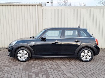 Used MINI Hatch 2019 for sale - 77299513: Photo