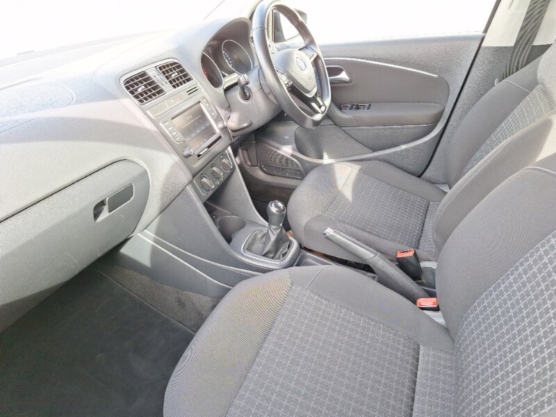 Used Volkswagen Polo 2015 for sale - 77987954: Photo 5