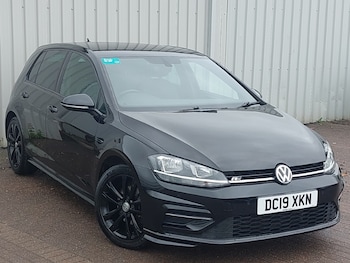 Volkswagen - Golf