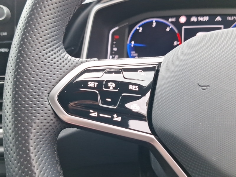 Used Volkswagen T-Roc 2023 for sale - 76537055: Photo 15