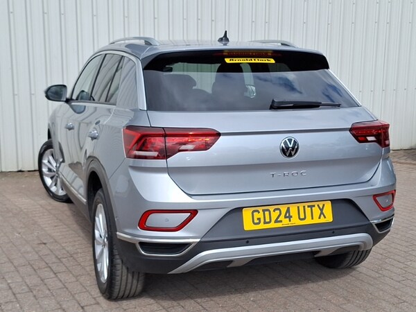 Used Volkswagen T-Roc 2024 for sale - 74887028: Photo 3
