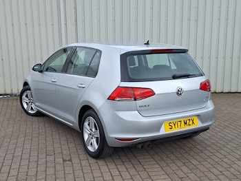Used Volkswagen Golf 2017 for sale - 78041037: Photo