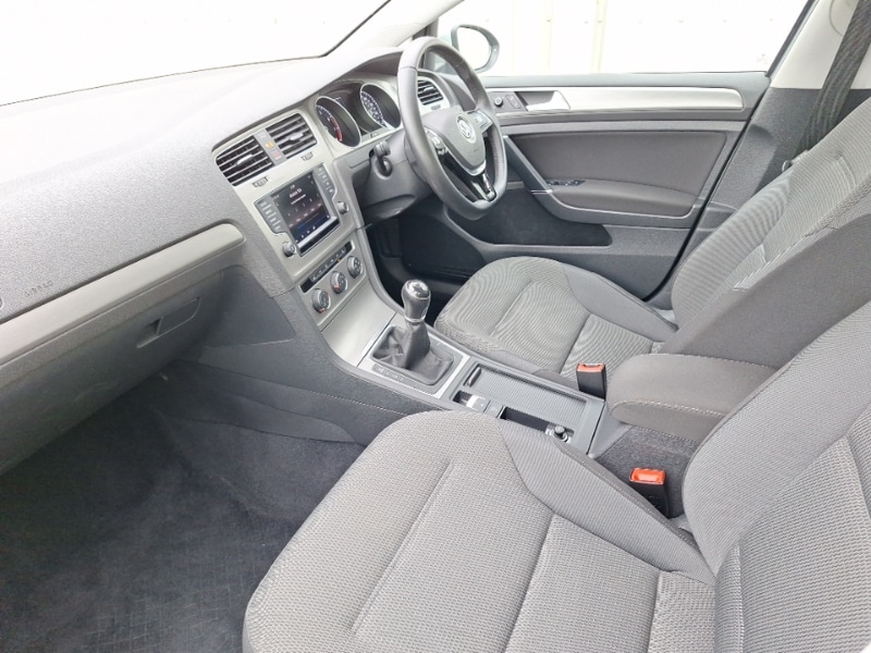 Used Volkswagen Golf 2017 for sale - 78041037: Photo 5