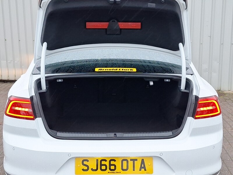 Used Volkswagen Passat 2016 for sale - 76543406: Photo 8