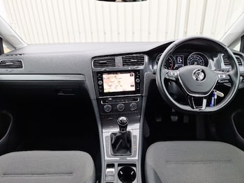Used Volkswagen Golf 2017 for sale - 79101100: Photo
