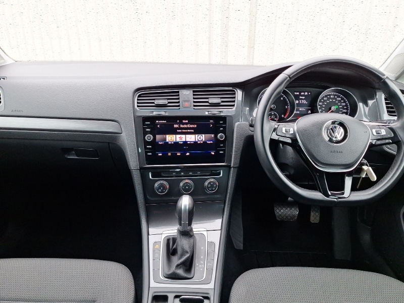 Used Volkswagen Golf 2019 for sale - 77418947: Photo 2