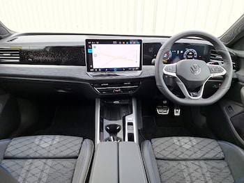 Used Volkswagen Passat 2024 for sale - 76511596: Photo