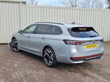 Used Volkswagen Passat 2024 for sale - 76511596: Photo