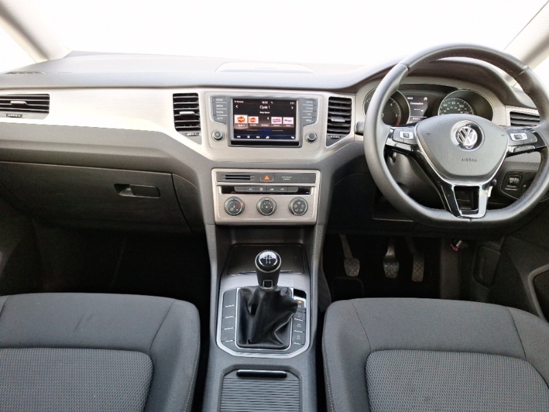 Used Volkswagen Golf SV 2017 for sale - 76621778: Photo 2