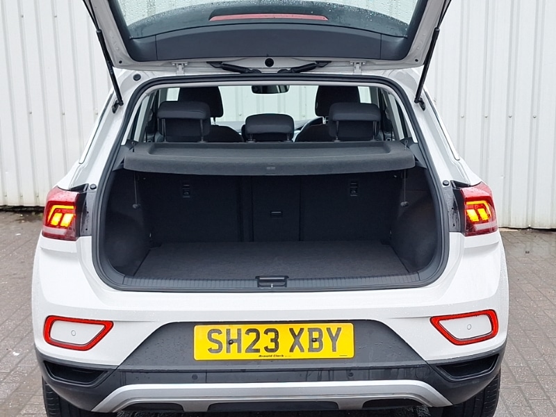 Used Volkswagen T-Roc 2023 for sale - 76548941: Photo 8