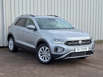 Used Volkswagen T-Roc 2025 for sale - 76947380: Photo
