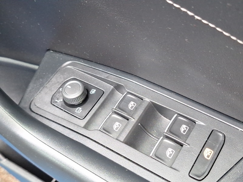 Used Volkswagen T-Roc 2023 for sale - 76498224: Photo 13