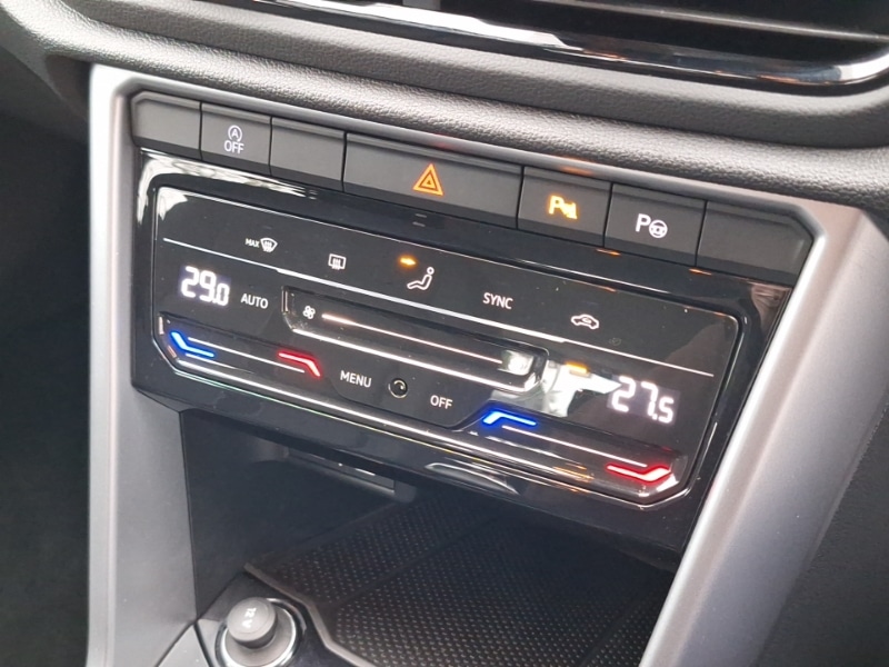 Used Volkswagen T-Roc 2023 for sale - 76521298: Photo 17