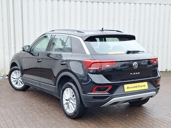 Used Volkswagen T-Roc 2023 for sale - 76521298: Photo