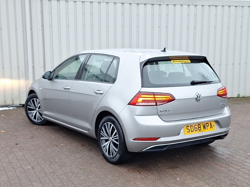 Used Volkswagen Golf 2018 for sale - 76492925: Photo 3