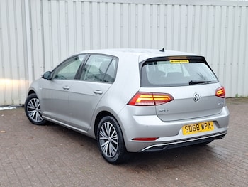Used Volkswagen Golf 2018 for sale - 76492925: Photo