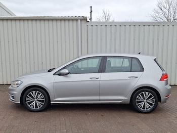 Used Volkswagen Golf 2018 for sale - 76492925: Photo