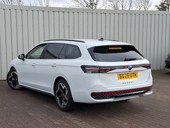 Used Volkswagen Passat 2025 for sale - 76492917: Photo