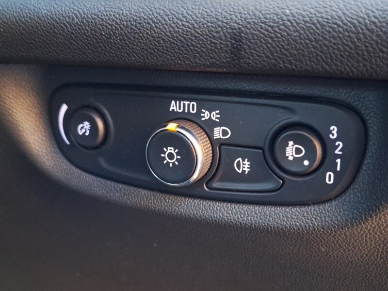 Used Vauxhall Insignia 2017 for sale - 77284329: Photo 14