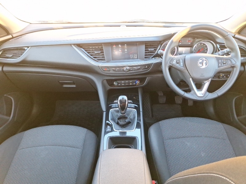 Used Vauxhall Insignia 2017 for sale - 77284329: Photo 2