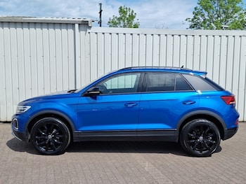 Used Volkswagen T-Roc 2023 for sale - 78700337: Photo