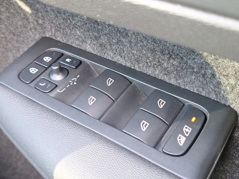 Used Volvo XC40 2023 for sale - 76707923: Photo 13