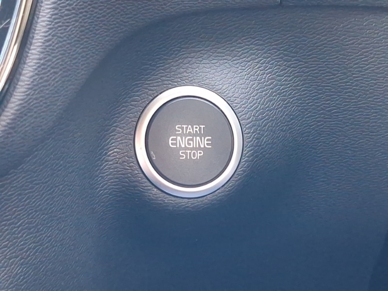 Used Volvo XC40 2023 for sale - 76707923: Photo 17