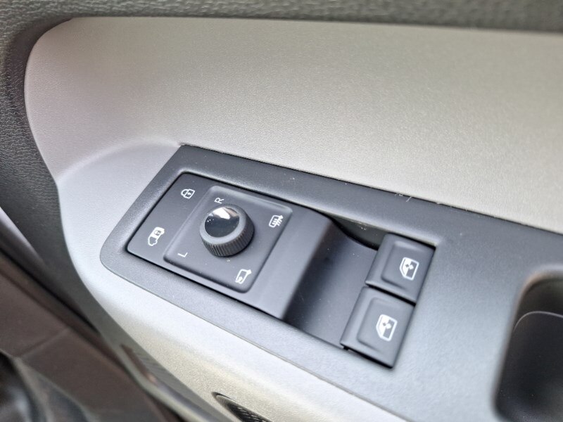 2024 Volkswagen ID-Buzz 210kW Commerce 79kWh Auto Van Electric Automatic - Picture 14 of 19