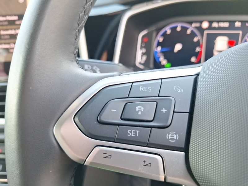 Used Volkswagen T-Roc 2024 for sale - 77623276: Photo 16