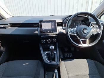 Used Renault Clio 2020 for sale - 79242903: Photo