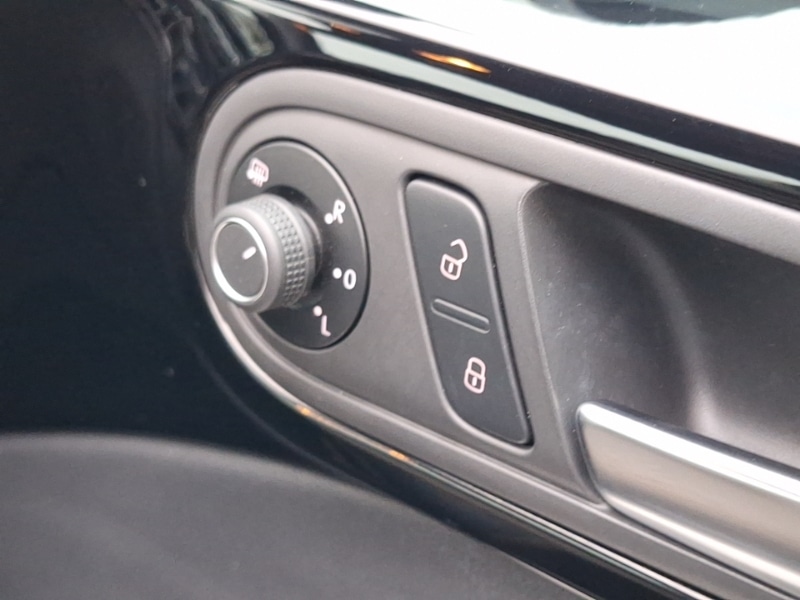 Used Volkswagen Beetle 2017 for sale - 76560445: Photo 13