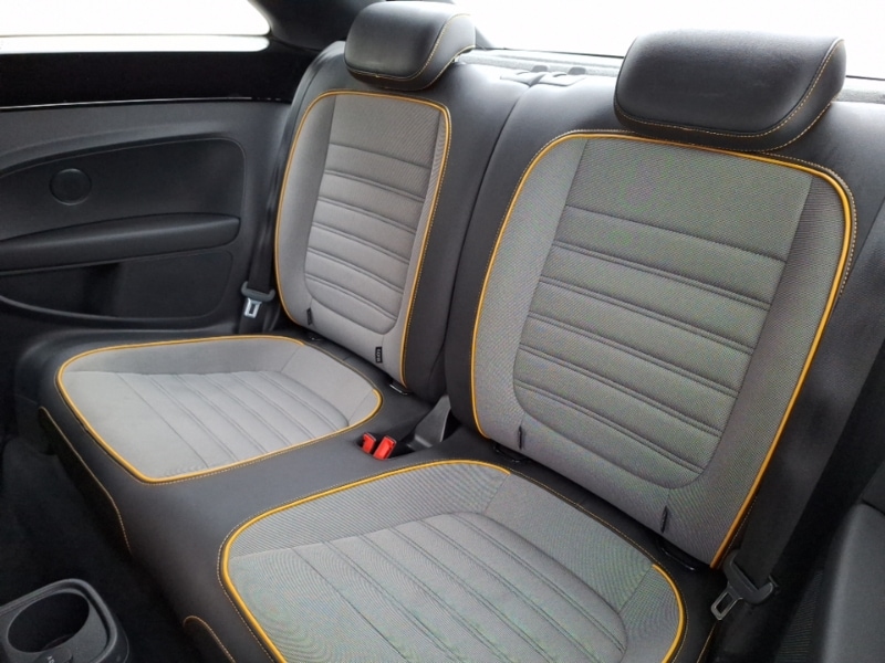 Used Volkswagen Beetle 2017 for sale - 76560445: Photo 6