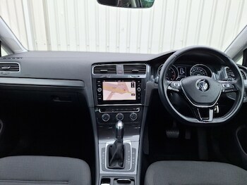 Used Volkswagen Golf 2019 for sale - 74943882: Photo