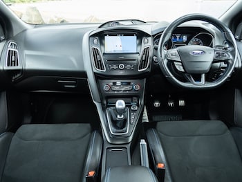 Used Ford Focus 2017 for sale - 76221567: Photo 2