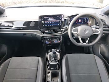 Used Volkswagen T-Roc 2025 for sale - 76947330: Photo