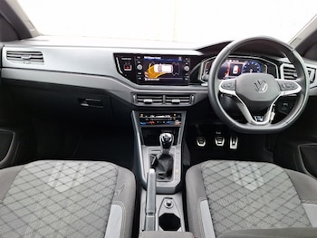 Used Volkswagen Polo 2023 for sale - 76150627: Photo 2