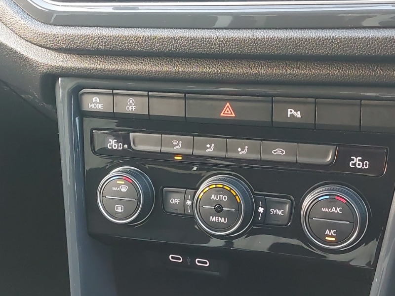 Used Volkswagen T-Roc 2020 for sale - 76343447: Photo 16