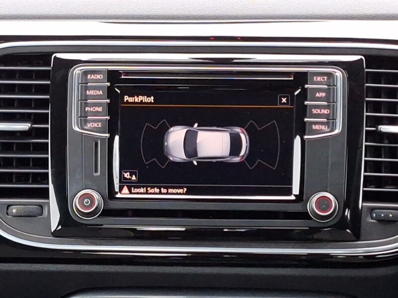 Used Volkswagen Beetle 2017 for sale - 76543396: Photo 11