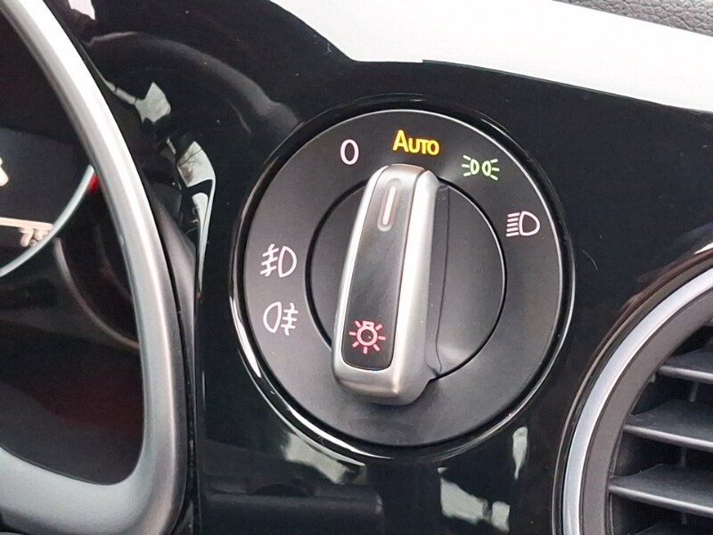 Used Volkswagen Beetle 2017 for sale - 76543396: Photo 14